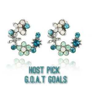 🌟3/$15 Host Pick Blue and White Stone Floral Earrings